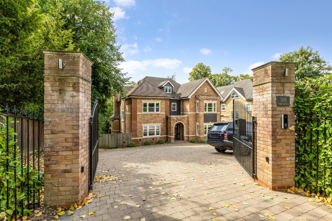 House in Chorleywood, England 1 - 18906959