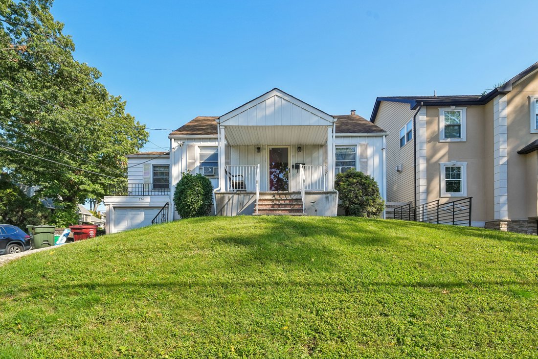House in Nutley, New Jersey, United States 1 - 18908177