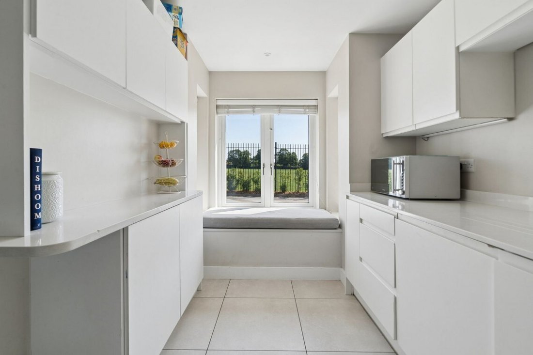 Residenza a Iver, Inghilterra 3 - 18265389