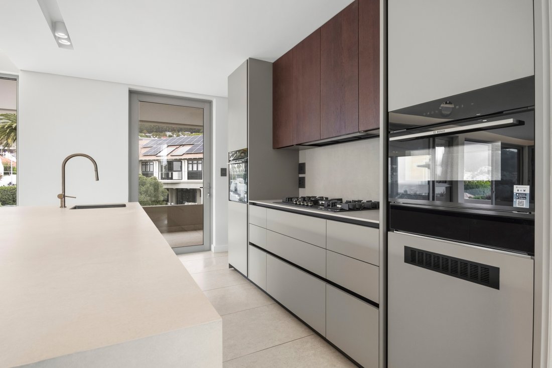 Apartment in Fresnaye, Atlantic Seaboard, Cape Town 4 - 18908140
