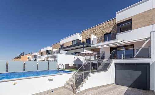 Villa in Genil, Granada, Spain 1