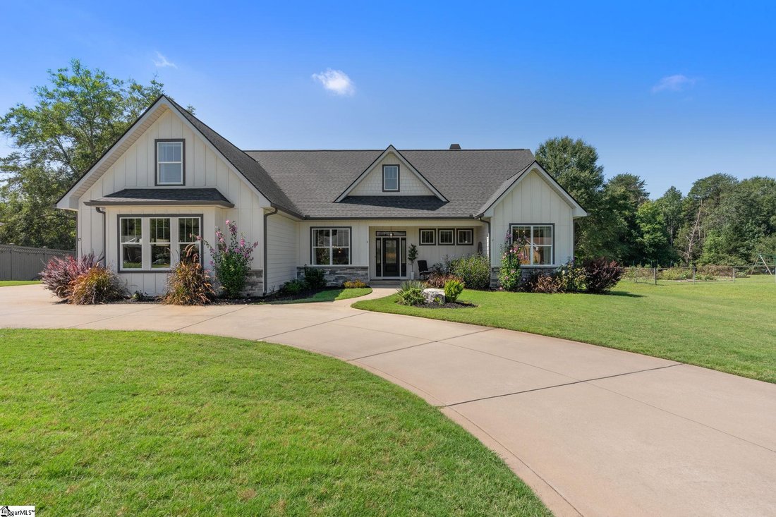 House in Taylors, South Carolina, United States 1 - 18906060