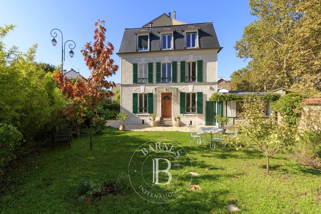 House in La Garenne-Colombes, Ile-de-France, France 1 - 18910376