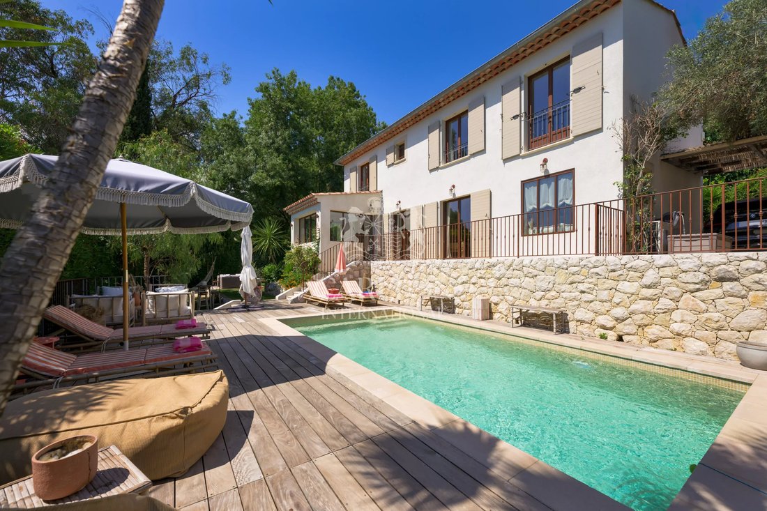 Villa in Saint-Paul-de-Vence, Provence-Alpes-Côte d'Azur, France 3 - 18907073