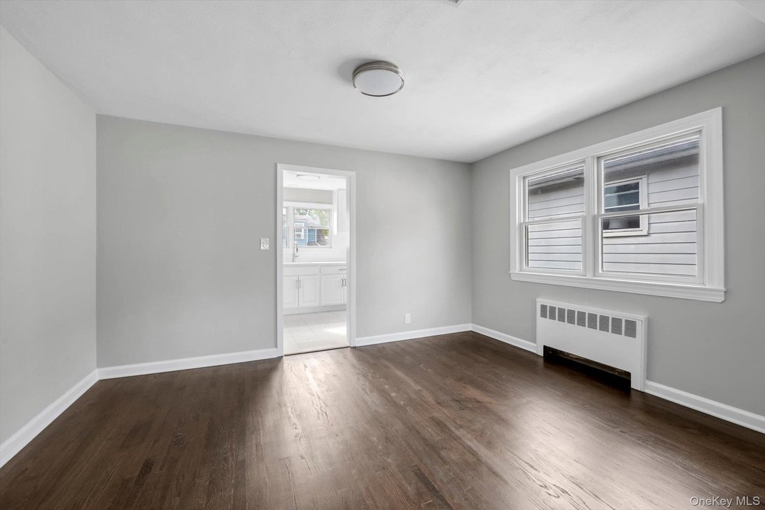 Port Washington, New York, United States 3 - 18917480