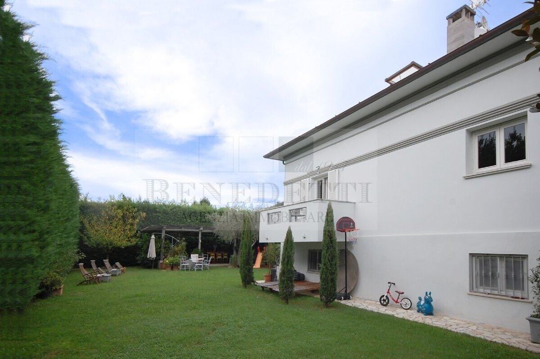 Villa in Pietrasanta, Tuscany, Italy 4 - 18906451