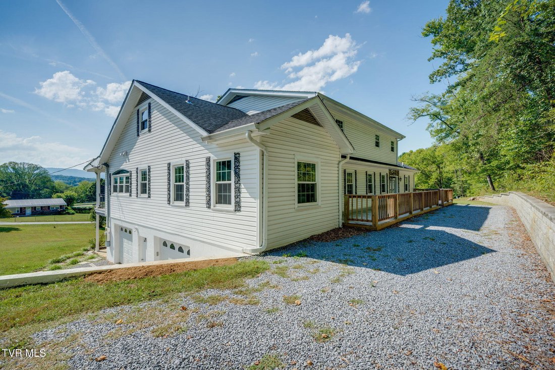 House in Elizabethton, Tennessee, United States 3 - 18906124