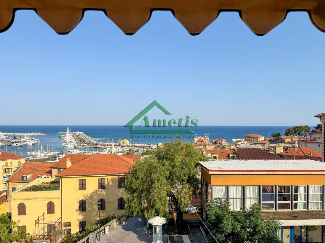 Wohnung in Porto Maurizio, Imperia, Ligurien 1 - 18912103