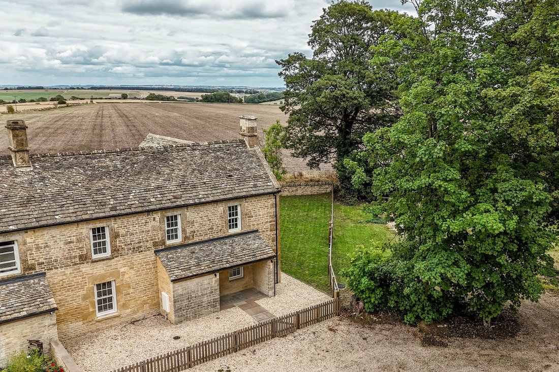 House in Gloucestershire, England 1 - 18905717