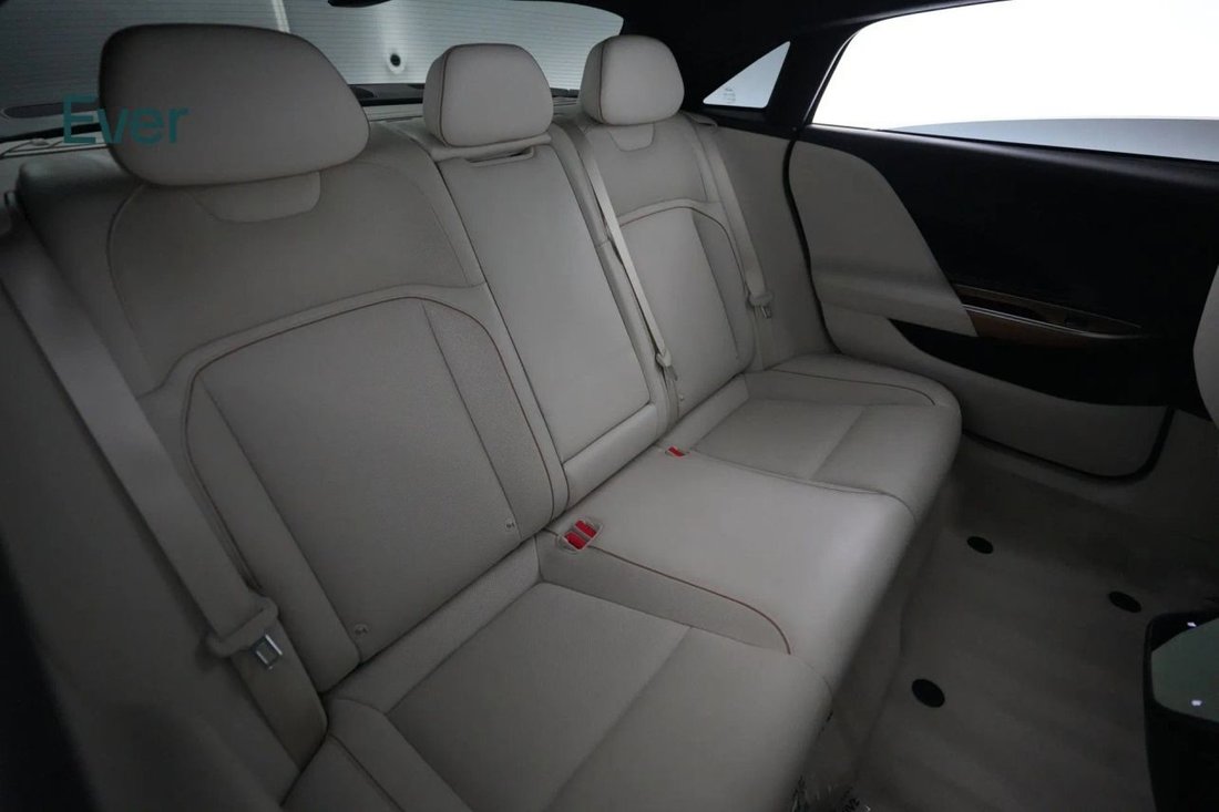 Sedan in San Francisco, CA, United States 5 - 18051258