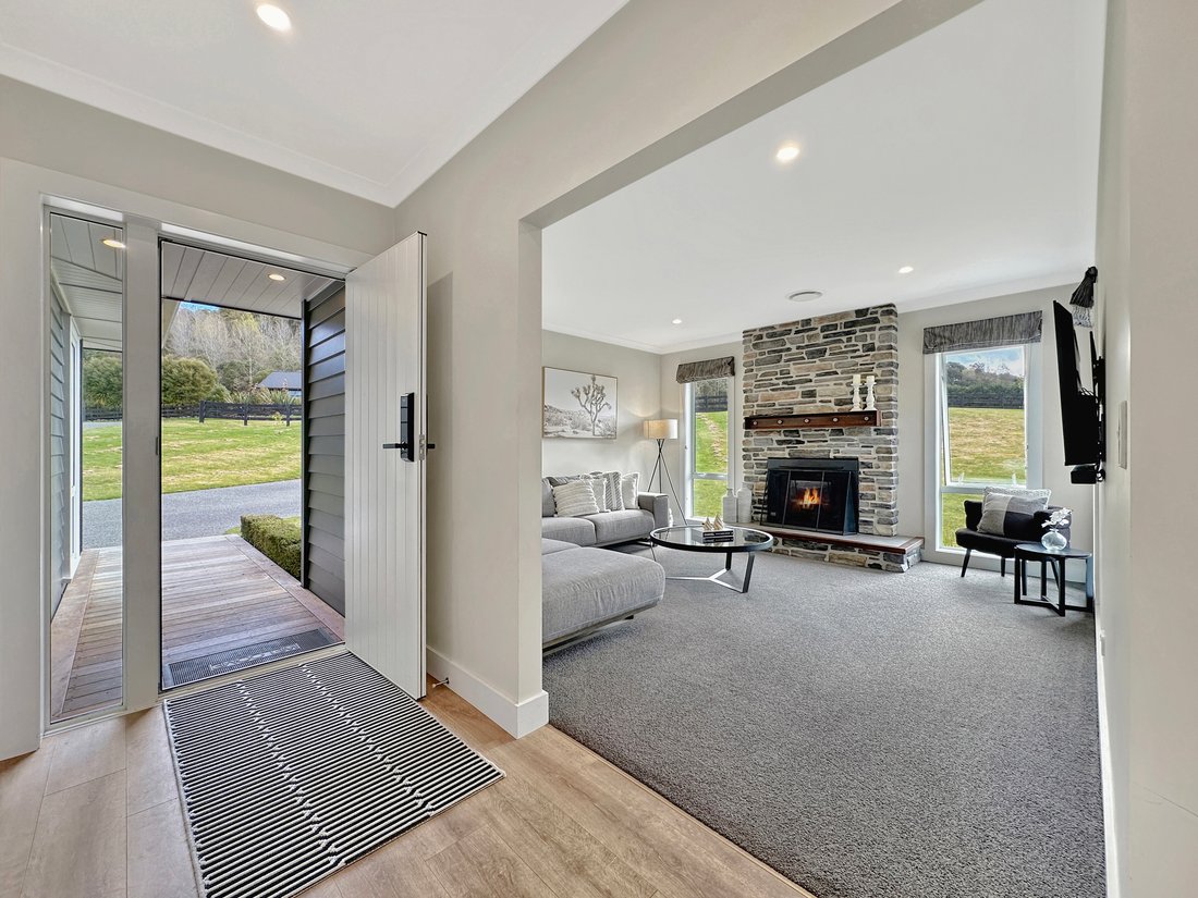 Taupo, Waikato, New Zealand 5 - 18921857