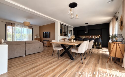 House in Gazeran, Ile-de-France, France 1
