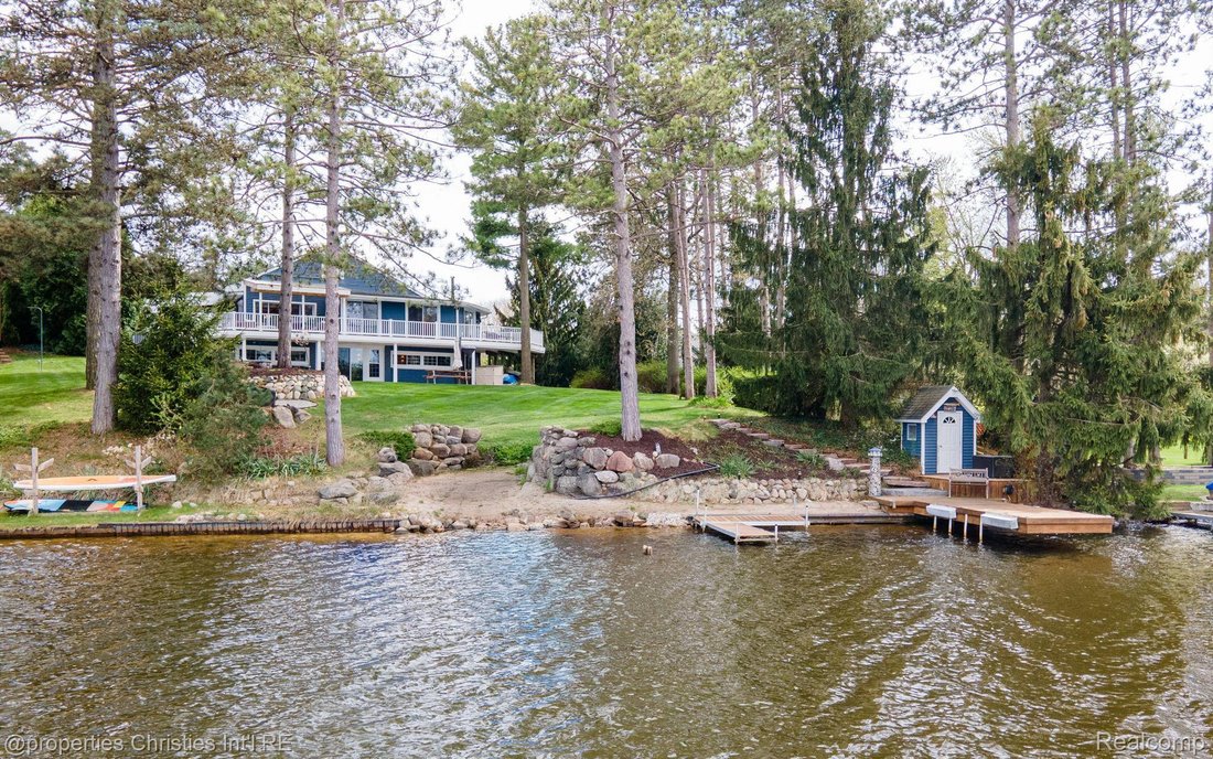 House in Orion charter Township, Michigan, United States 1 - 18860134