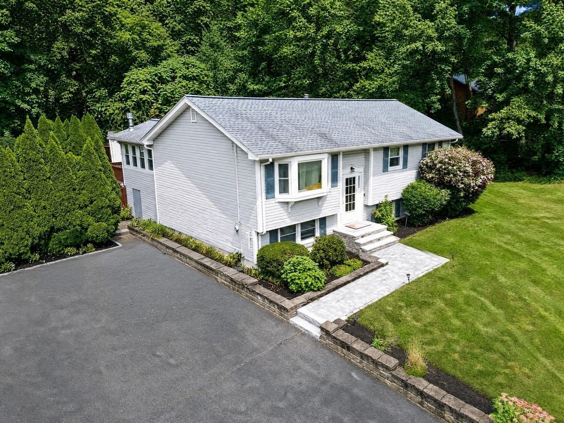 House in Tewksbury, Massachusetts, United States 1 - 18905149