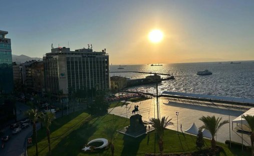 Apartment in İzmir, İzmir, Turkey 1