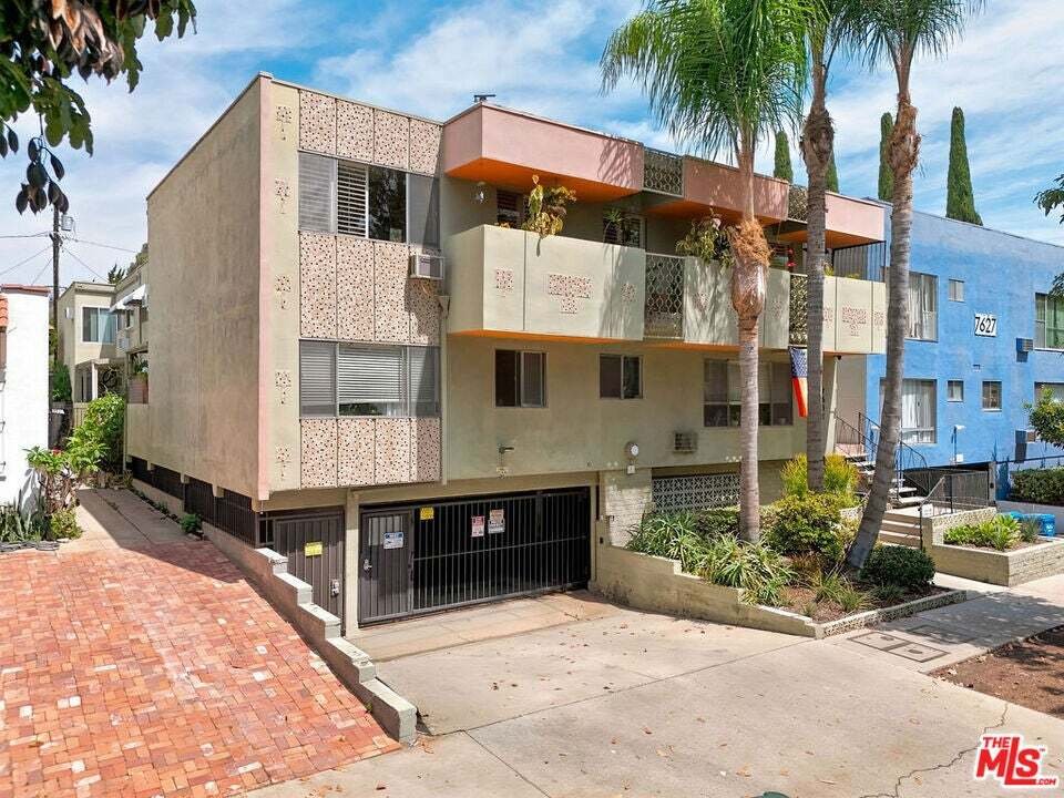 Los Angeles, California, United States 4 - 18908879