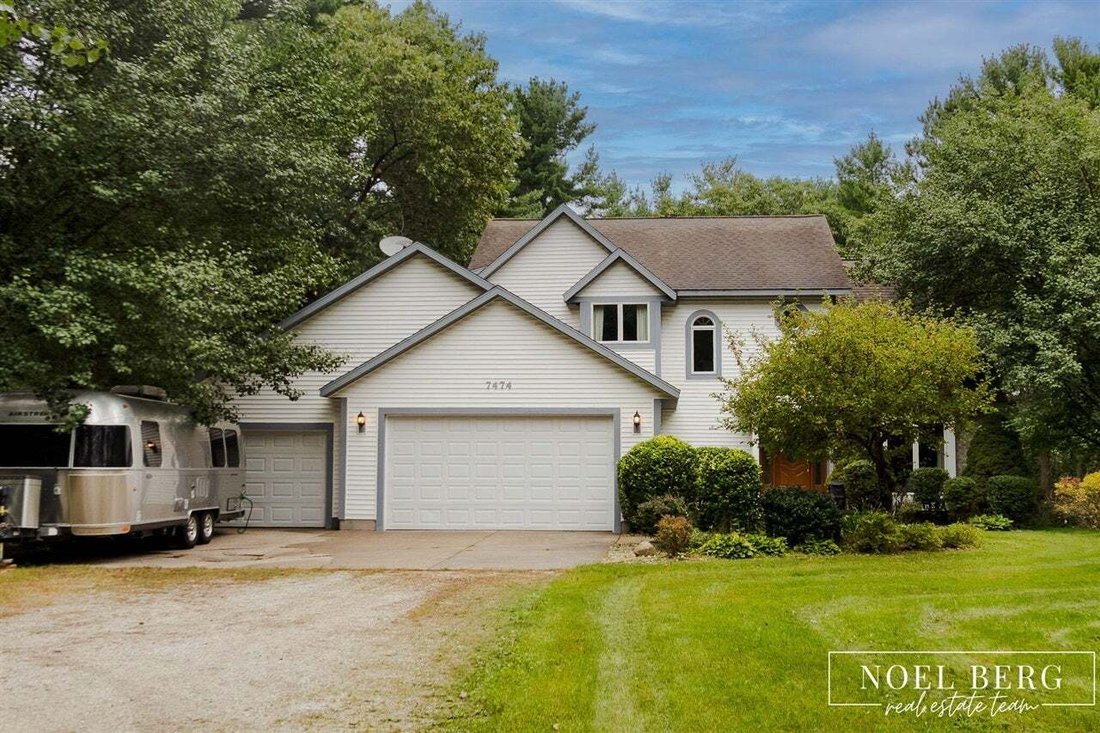 House in Whitehall, Michigan, United States 1 - 18917378