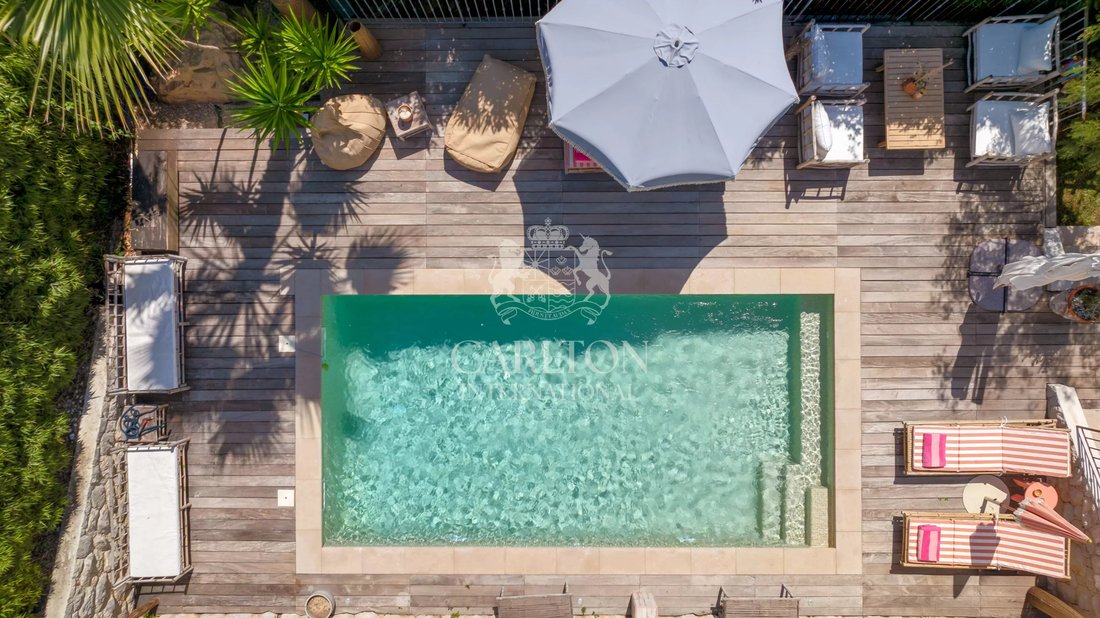 Villa in Saint-Paul-de-Vence, Provence-Alpes-Côte d'Azur, France 2 - 18907073