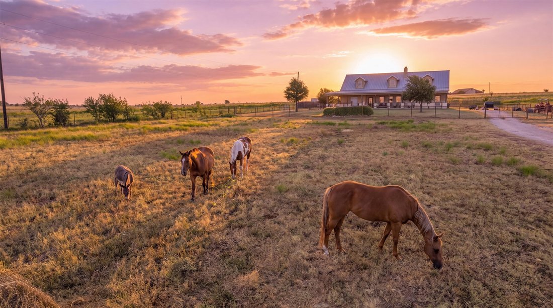 House in Godley, Texas, United States 1 - 18900192