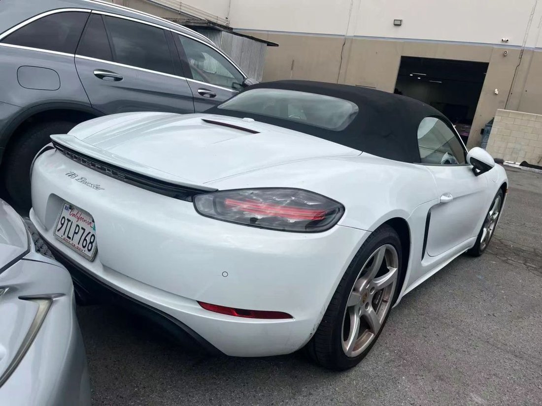 Cabriolet in Costa Mesa, CA, United States 2 - 18911868
