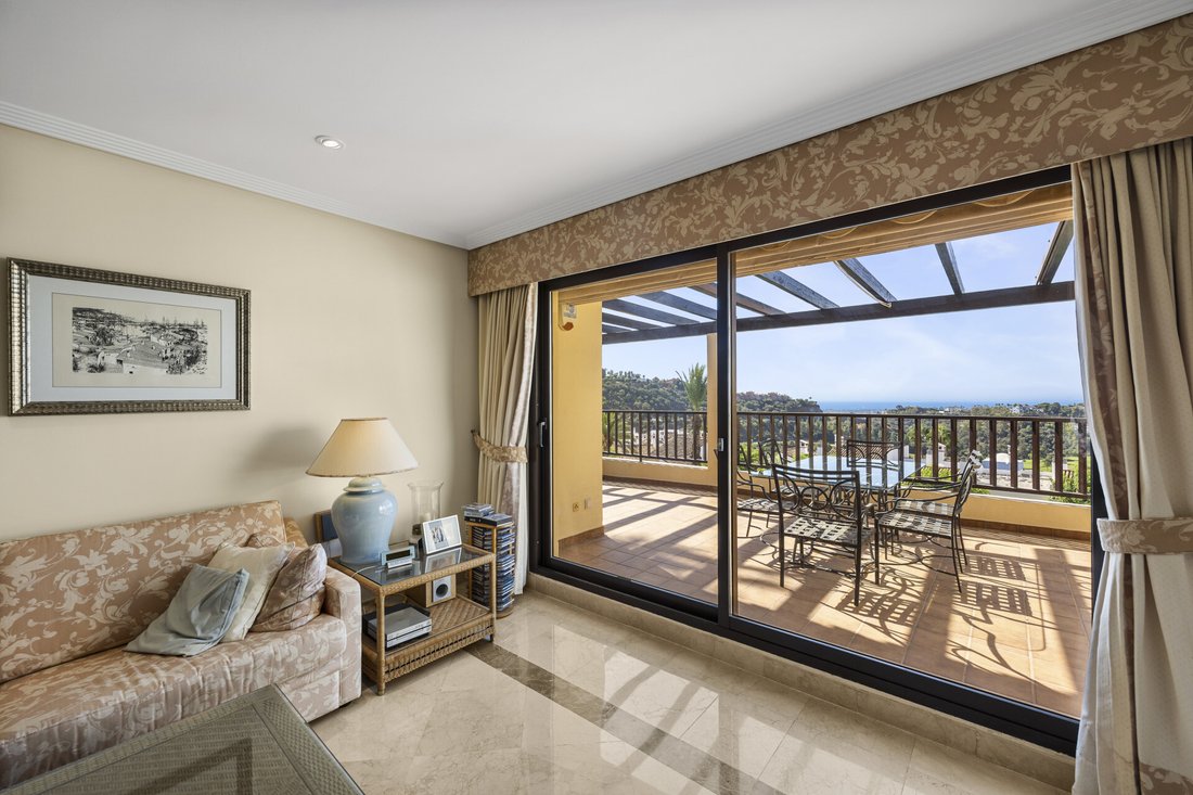 Penthouse in Benahavis, Andalusia, Spain 5 - 18906786
