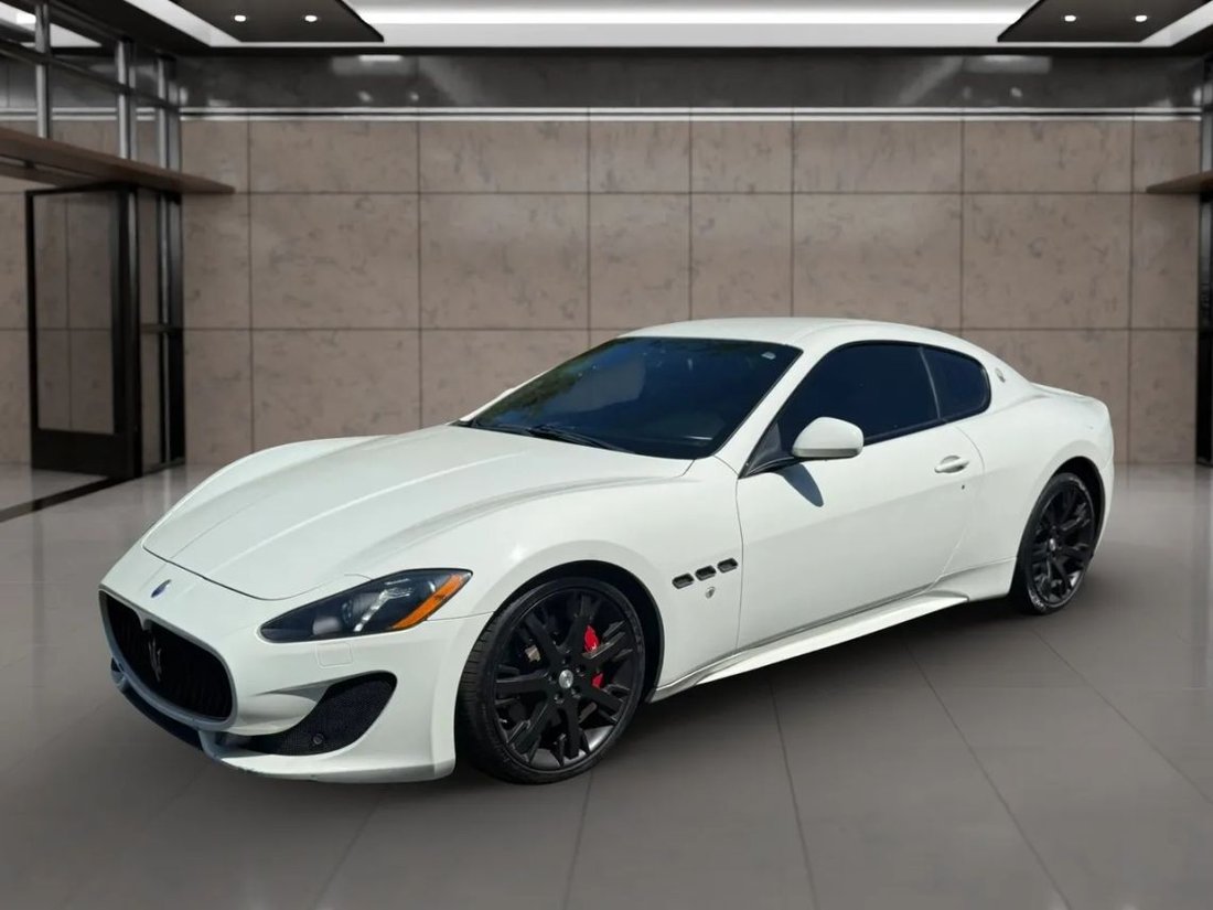 Coupe in Fullerton, CA, United States 1 - 18918018