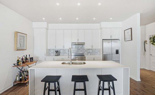 Condo in Mount Royal, Quebec, Canada 1