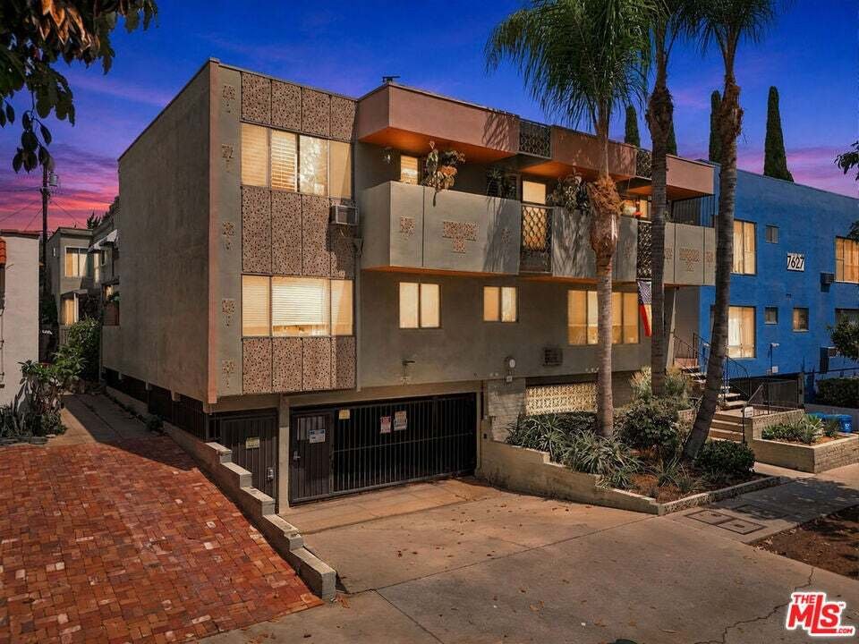 Los Angeles, California, United States 1 - 18908879