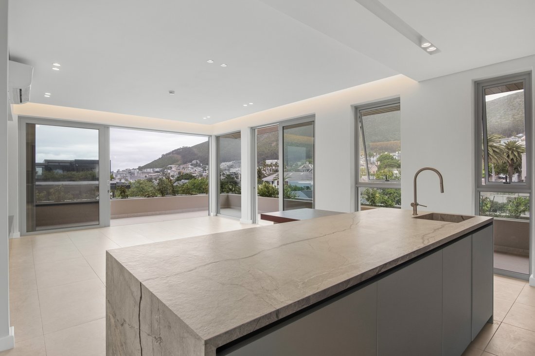Apartment in Fresnaye, Atlantic Seaboard, Cape Town 4 - 18908133
