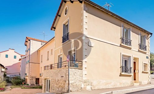 House in Barbusse, Arcueil, France 1
