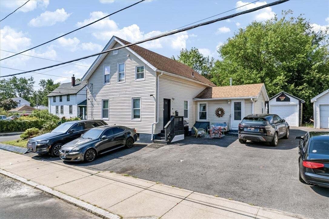 Altro a Cranston, Rhode Island, Stati Uniti 3 - 18908693