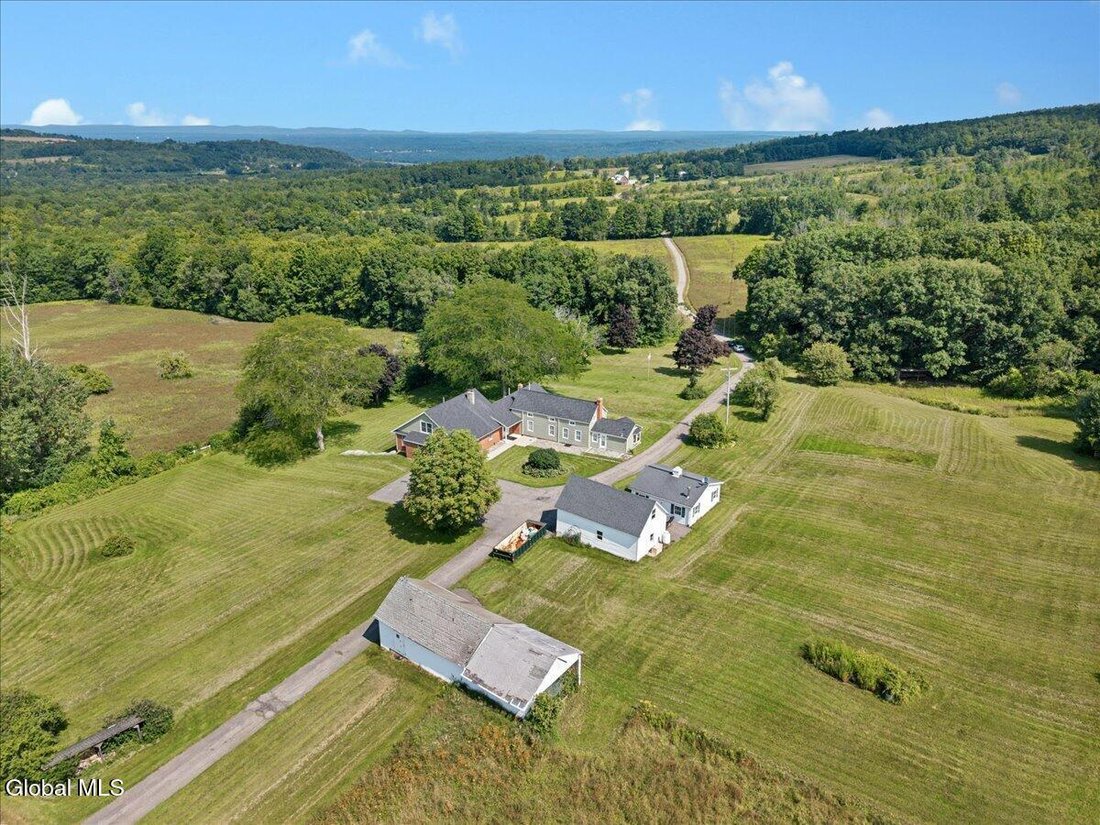 Farm Ranch in Schenectady, New York, United States 2 - 18921717