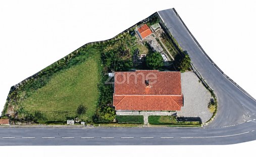 House in Oliveira (Sao Mateus), Braga, Portugal 1