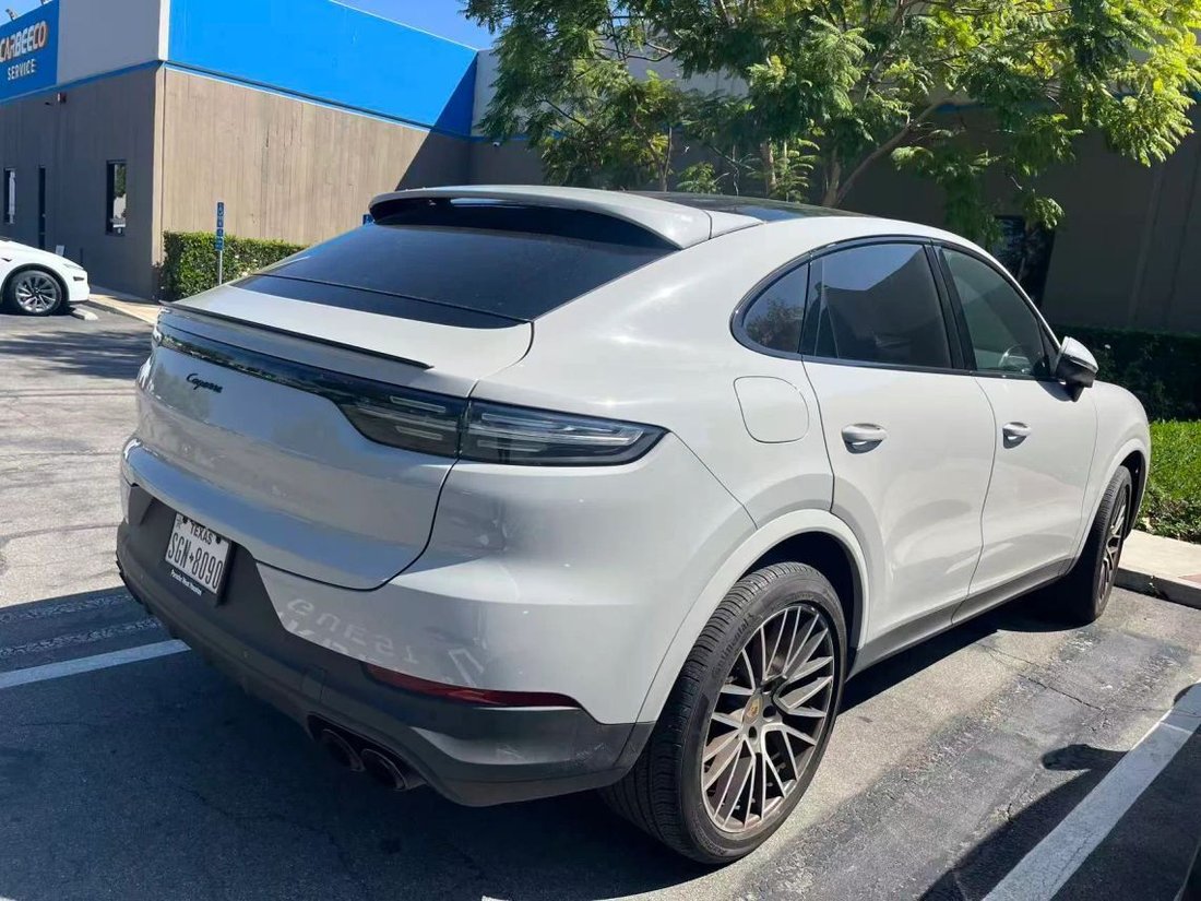 Suv in Costa Mesa, CA, United States 2 - 18919192