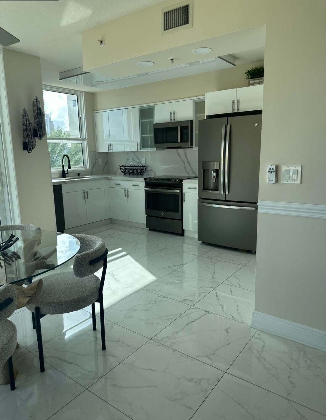 Condo in Fort Lauderdale, Florida, United States 2 - 18906433
