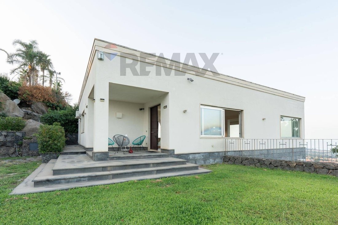 Villa in Valverde, Sicily, Italy 2 - 18912126