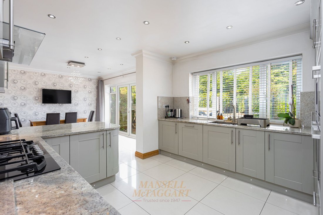 Haus in Charlwood, England 4 - 18907407