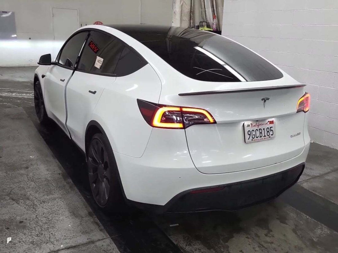 Suv in Newport Beach, CA, United States 4 - 18913909