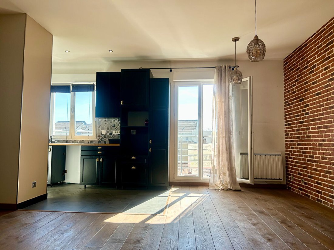 Apartment in Fontenay-sous-Bois, Ile-de-France, France 1 - 17907416