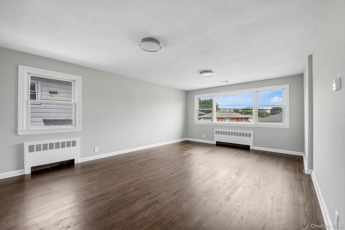 Port Washington, New York, United States 2 - 18917480