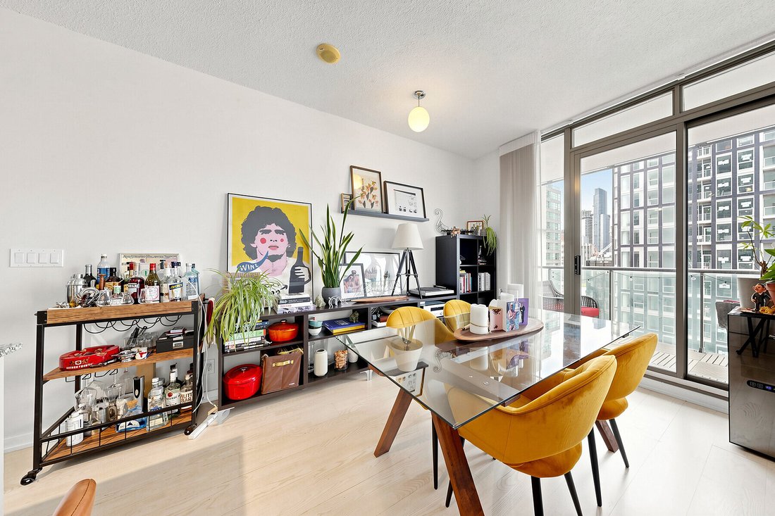 Condo in Toronto, Ontario, Canada 4 - 18912239