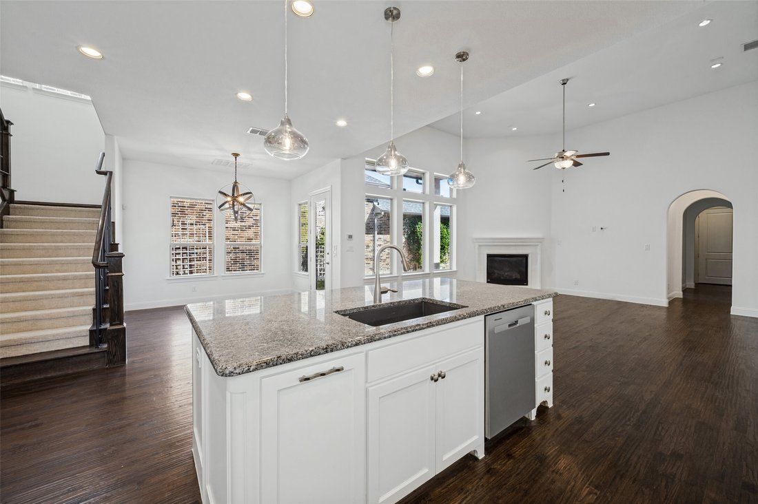 House in Frisco, Texas, United States 5 - 17939679