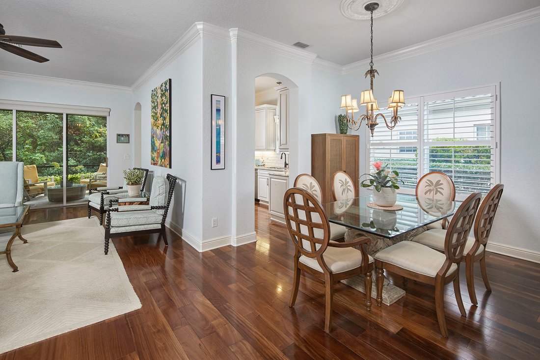 Naples, Florida, United States 4 - 18912268