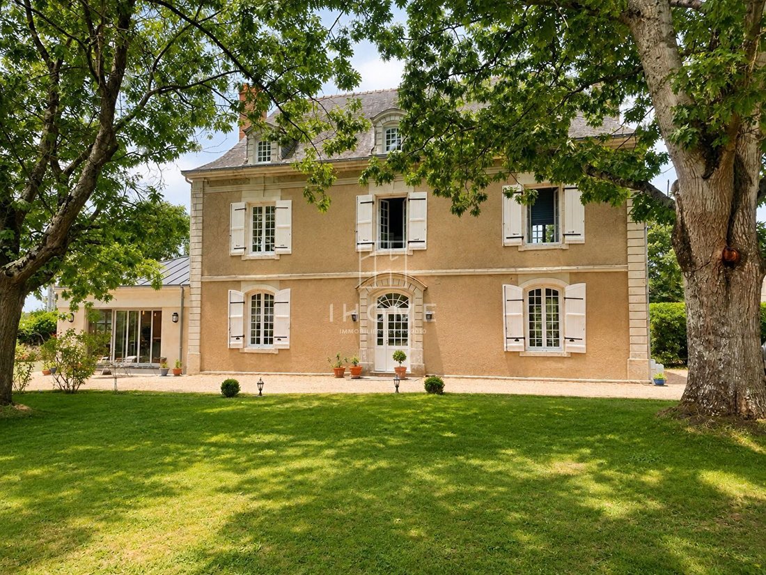 House in Soulaire-et-Bourg, Pays de la Loire, France 1 - 18907349