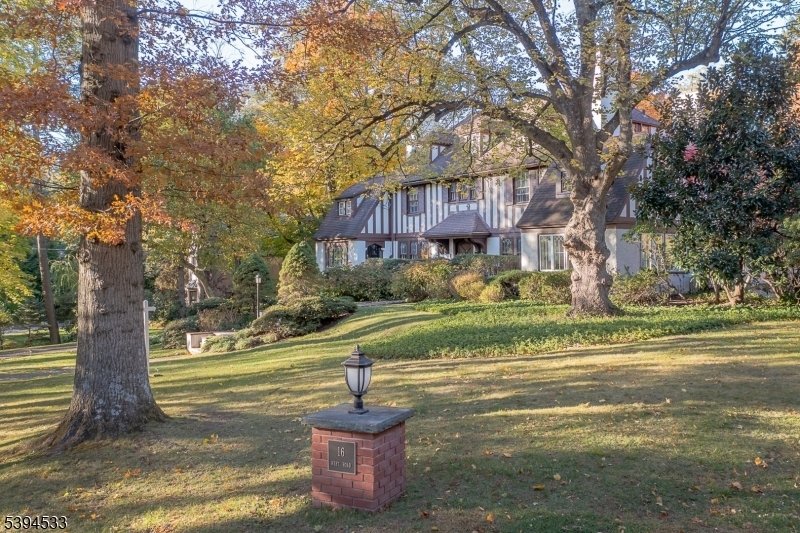 House in Millburn, New Jersey, United States 3 - 18921508
