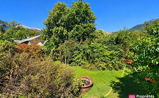 Villa in Gilly-sur-Isere, Auvergne-Rhône-Alpes, France 1