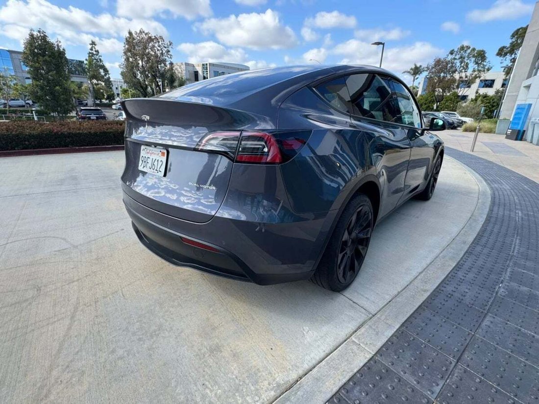 Suv in Newport Beach, CA, United States 5 - 18640656