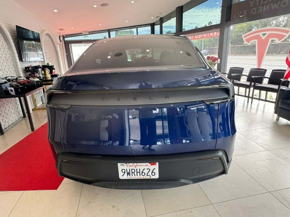 Suv in Newport Beach, CA, United States 5 - 18802649