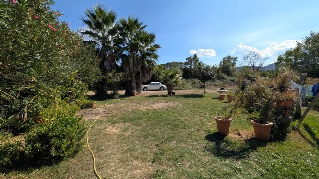 Carcès, Provence-Alpes-Côte d'Azur, France 1 - 18913476