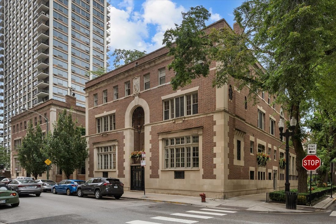 Co Op in Chicago, Illinois, United States 1 - 18914192